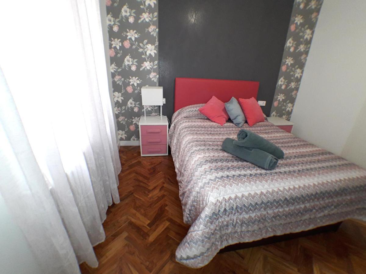 Alojamiento Turistico Miguel - Logroño Esterno foto
